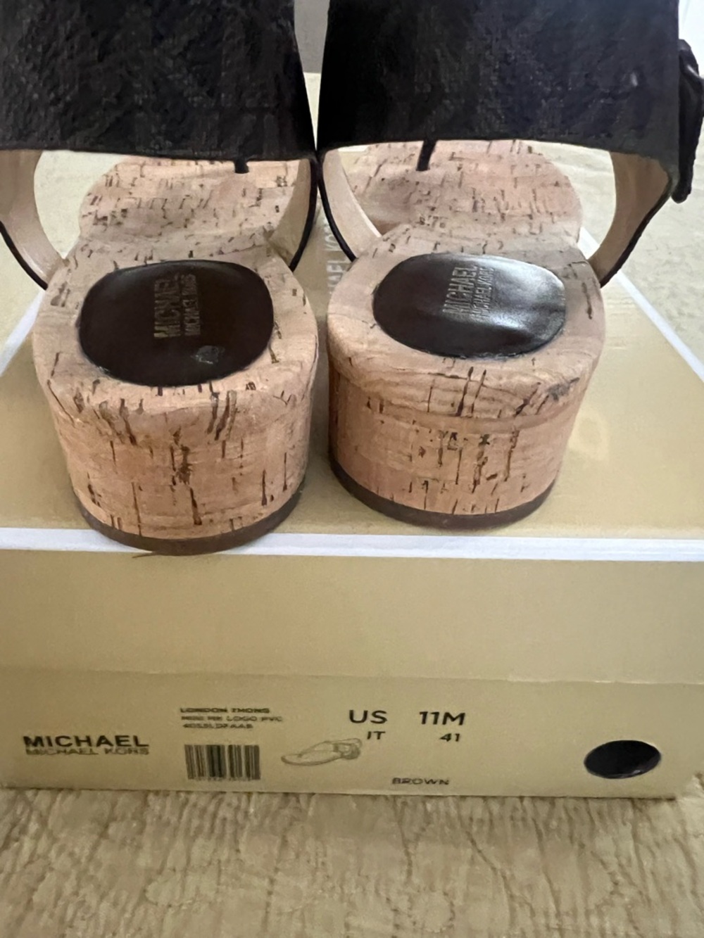 NIB Michael Kors London Thong Cork-Accent Sandals with Gold Buckle  size 11M - Picture 4 of 6